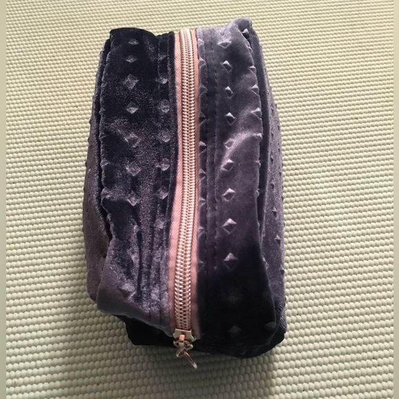 Brand New Plush Nordstrom Makeup Bag - Picture 4 of 6